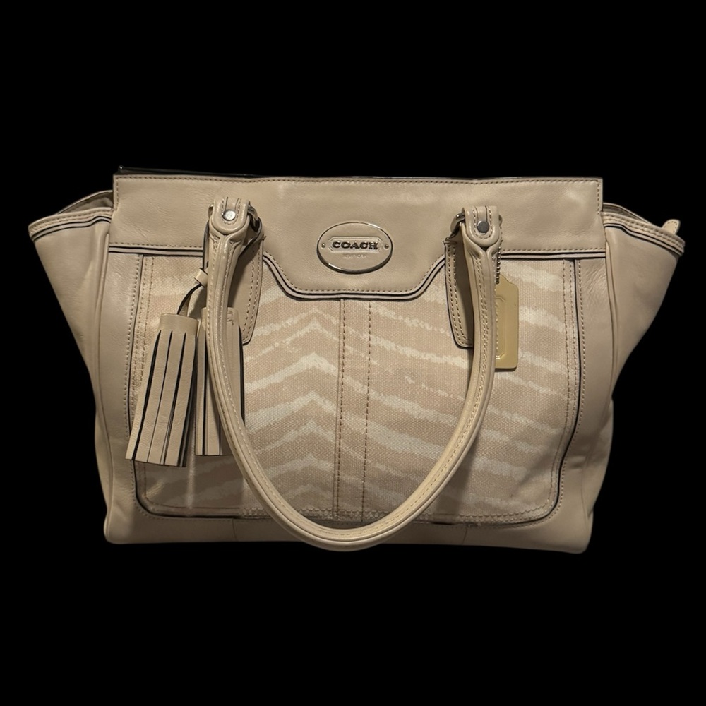 Coach Legacy Candace Carryall W/ Dustbag - Picture 2 of 10